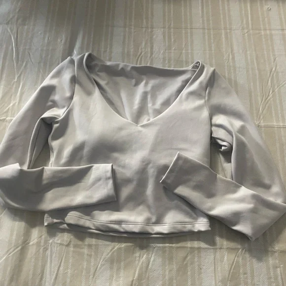 Gilly Hicks Recharge Light Gray Active Recharge square neckline cropped top yoga - Picture 2 of 7